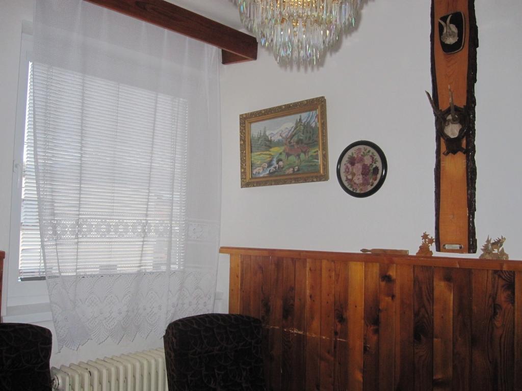 Vila Daniel Liptovsky Mikulas Bilik gambar